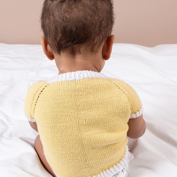 Strikkesett T-skjorte og bleiebukse striper - garnpakke i Bluum Soft Merino Ull
