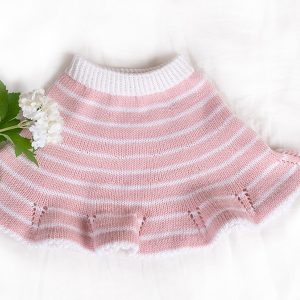 Strikkesett T-skjorte og skjørt med striper - garnpakke i Bluum Soft Merino Ull